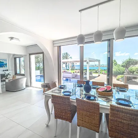 빌라 Erato Seafront Luxury