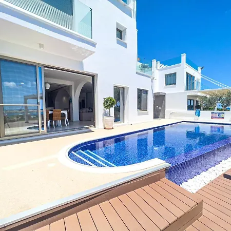 Erato Seafront Luxury Protaras