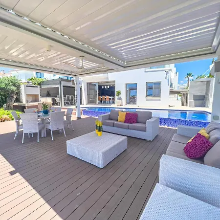 Villa Erato Seafront Luxury *