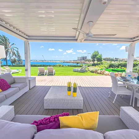 Erato Seafront Luxury * פרוטאראס