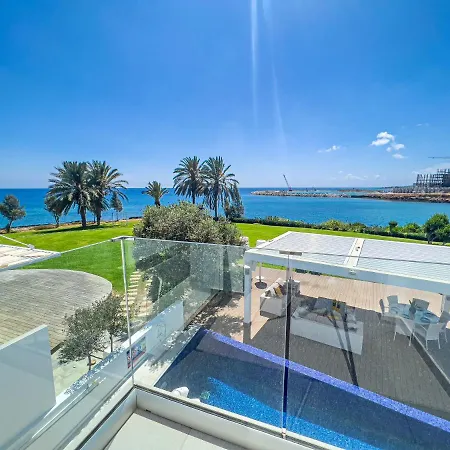 Erato Seafront Luxury וילה *