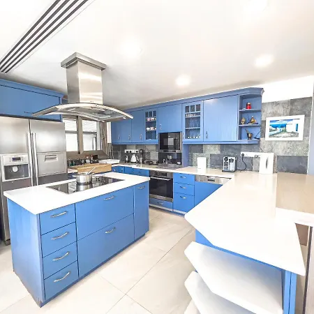וילה Erato Seafront Luxury *